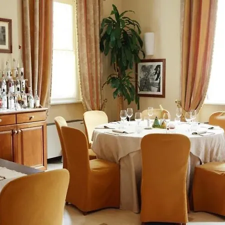 Palazzo Lovera 4* קונאו